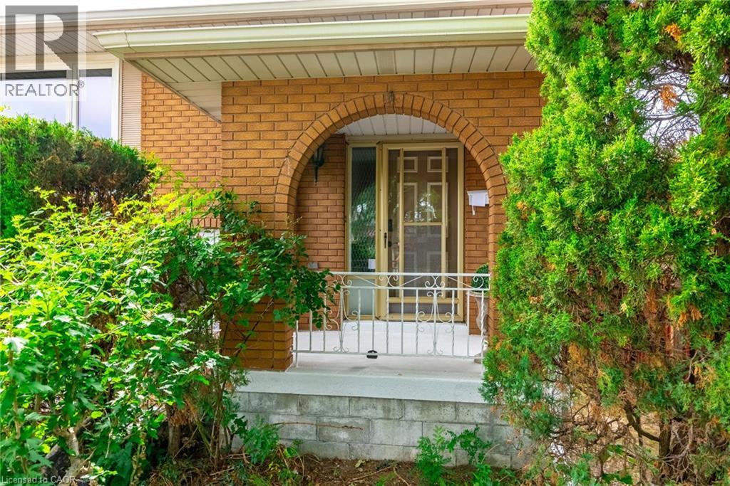 18 Renner Court, Hamilton, Ontario  L8K 6J4 - Photo 4 - 40759431