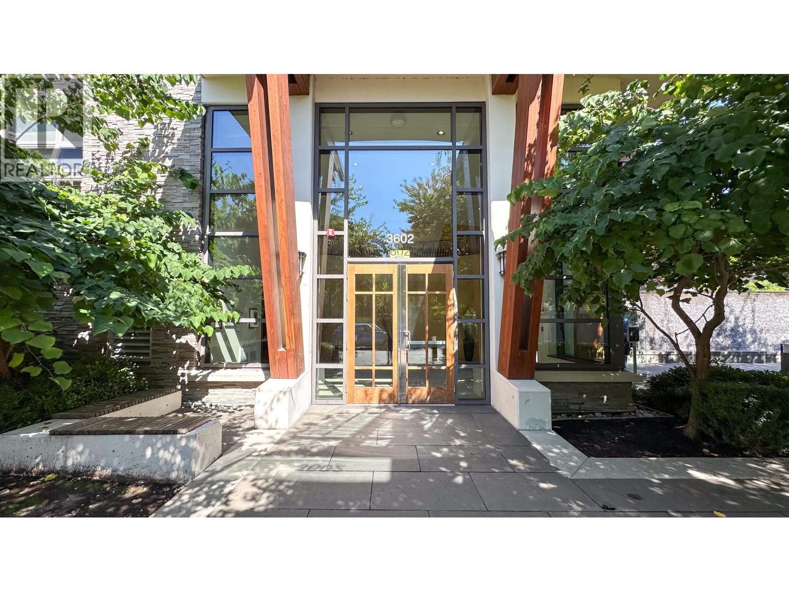 506 3602 Aldercrest Drive, North Vancouver, British Columbia  V7G 0A2 - Photo 3 - R3041094