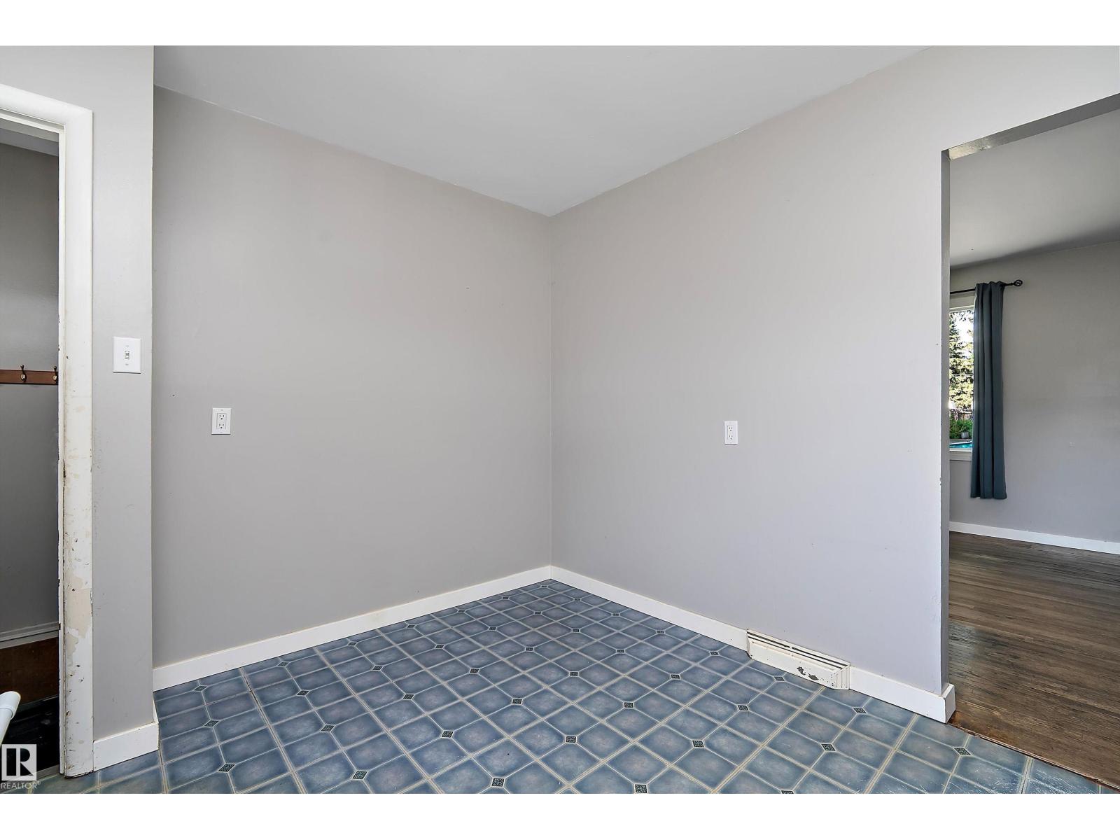 Property at 4405 116 AV NW image 5