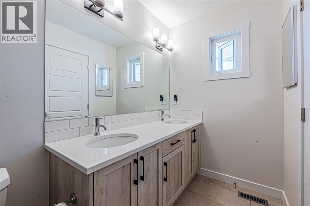 609 Baywater Manor Sw, Airdrie, Alberta  T4B 5R8 - Photo 27 - A2251605