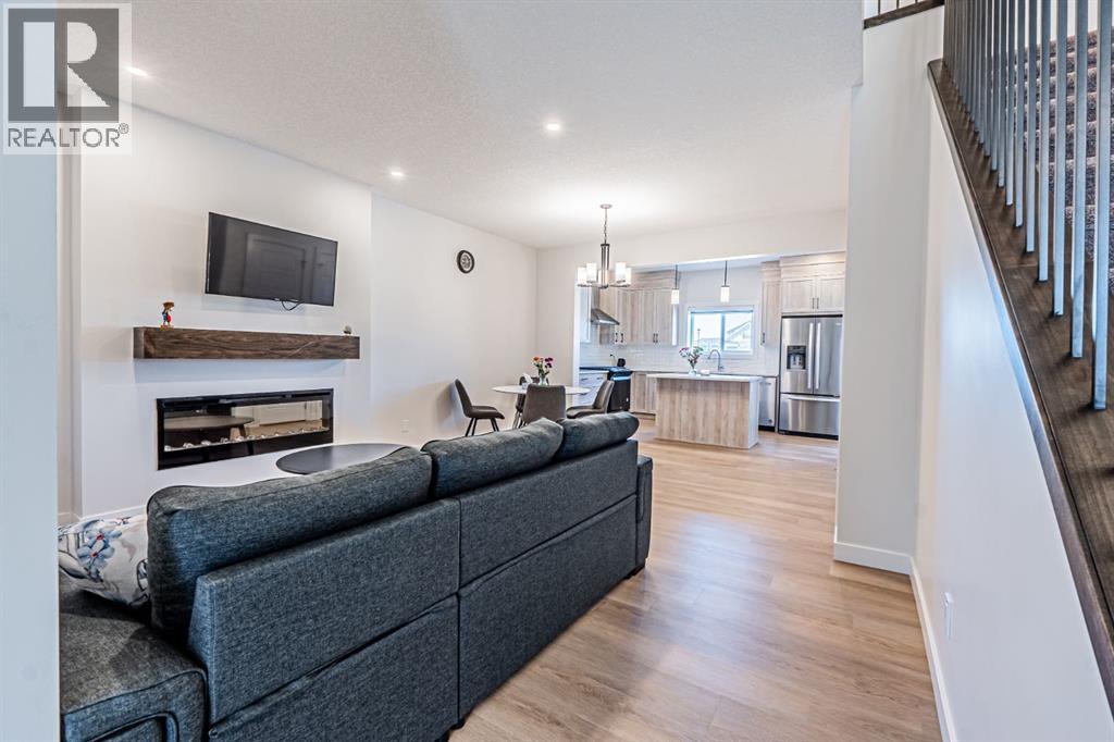 609 Baywater Manor Sw, Airdrie, Alberta  T4B 5R8 - Photo 8 - A2251605