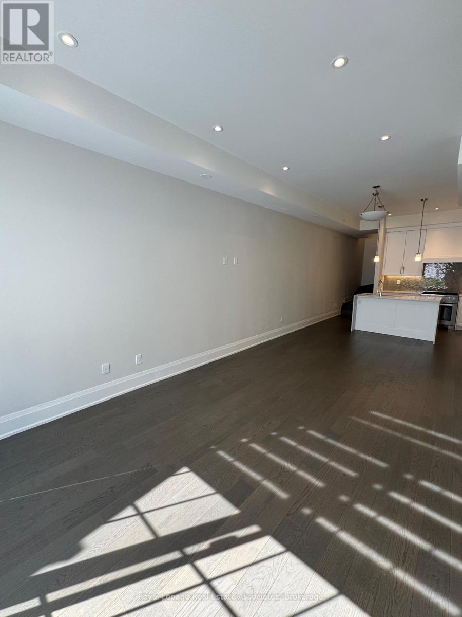 10 - 95 Brookfield Road, Oakville, Ontario  L6K 2Y8 - Photo 11 - W12367473