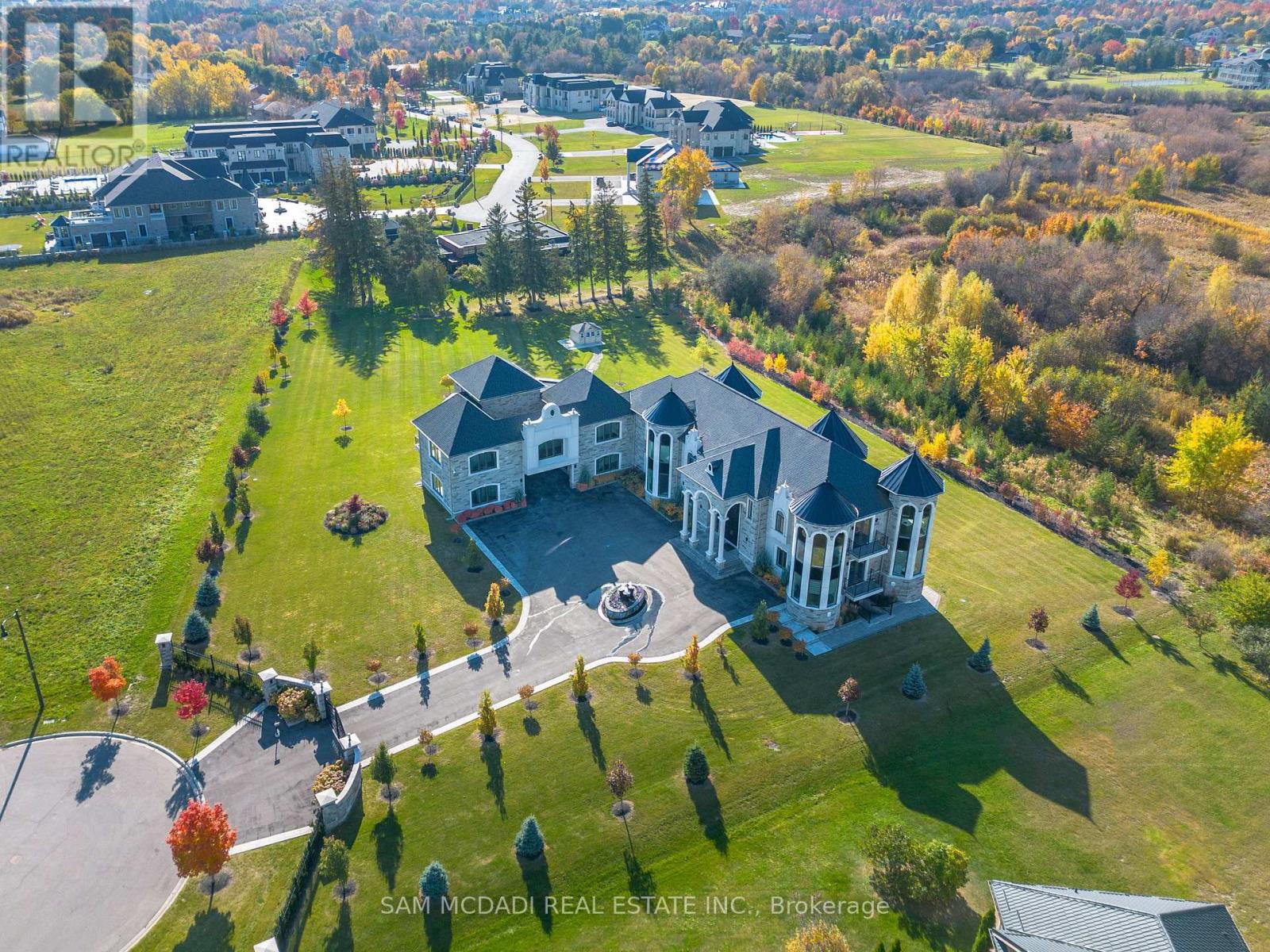 4 Saint Lukes Court, Brampton (Toronto Gore Rural Estate), Ontario  L6P 1K9 - Photo 42 - W12367492
