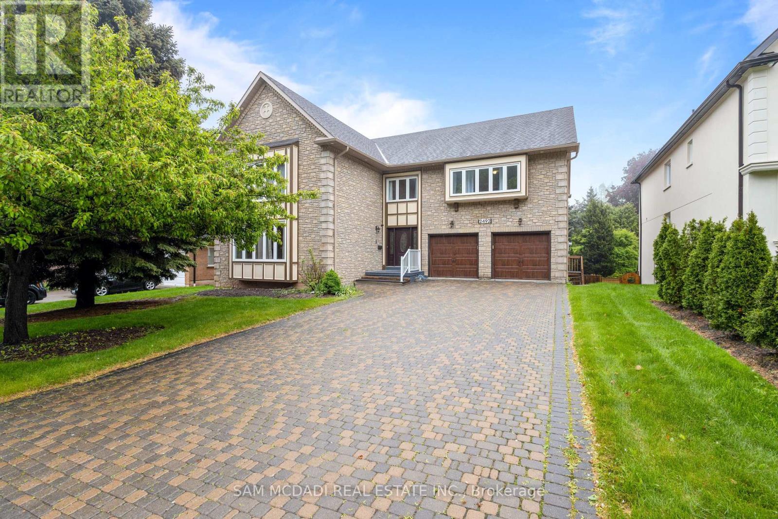 Property at 2492 ERIN CENTRE BOULEVARD image 1