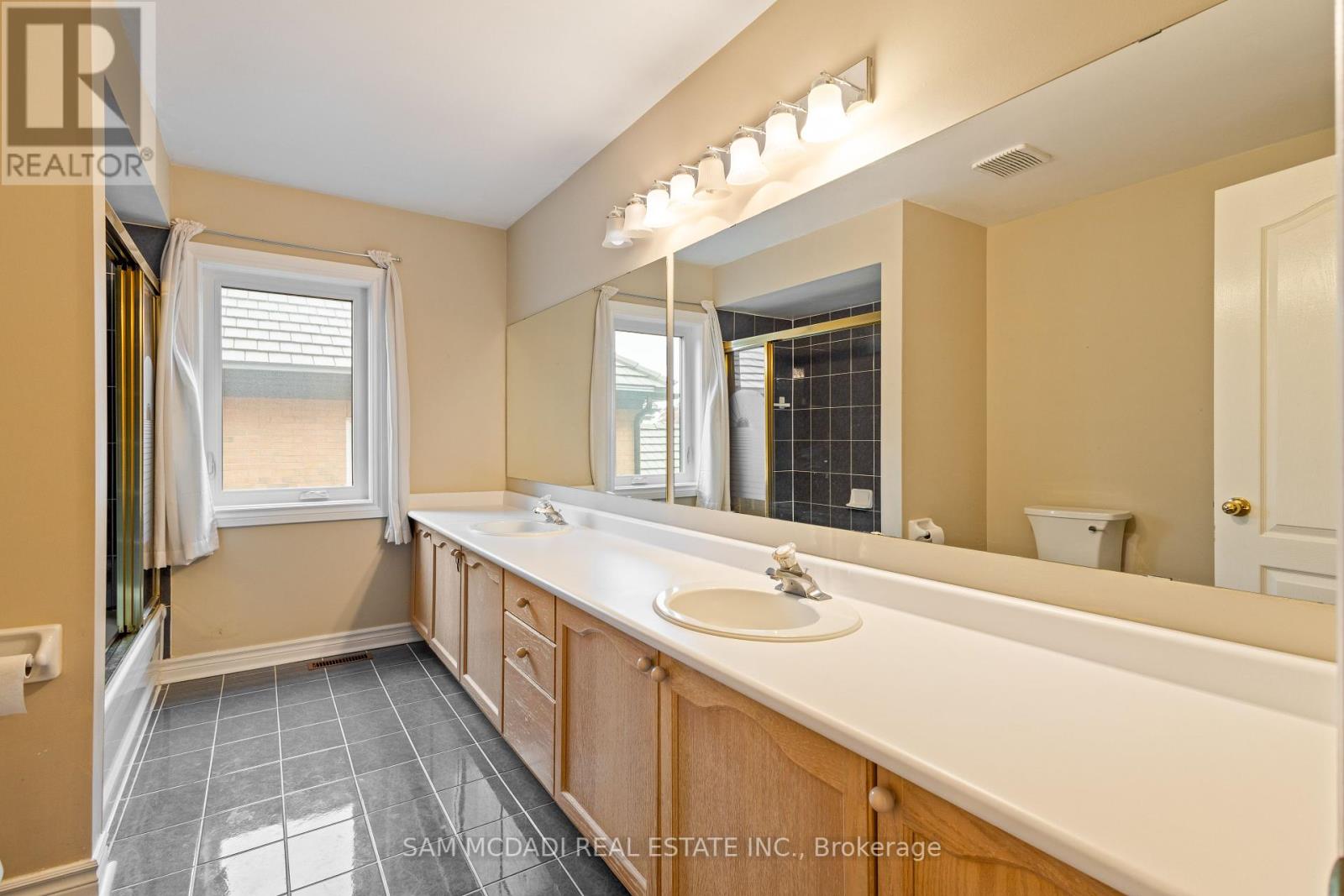 2492 Erin Centre Boulevard, Mississauga (Central Erin Mills), Ontario  L5M 5B2 - Photo 26 - W12367494