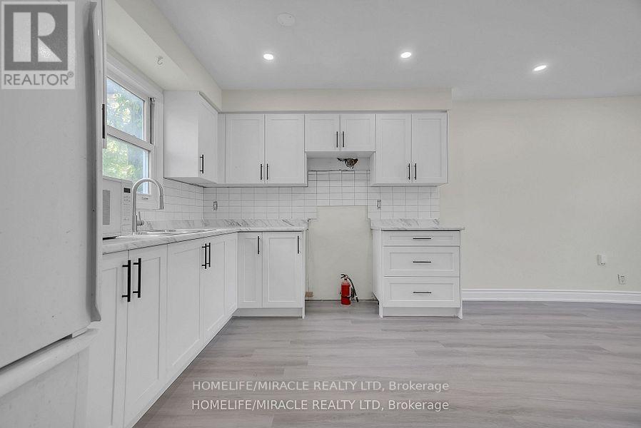 35 Bridge Street W, Belleville, Ontario  K8P 1H9 - Photo 12 - X12367482