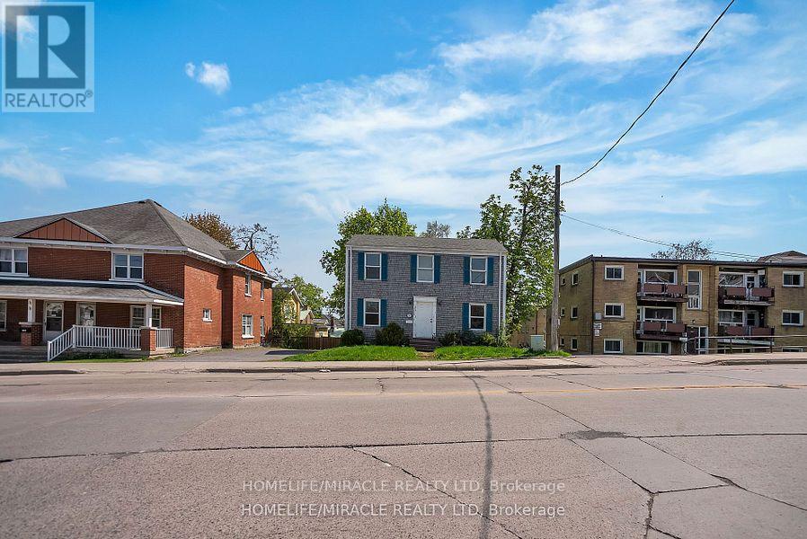 35 Bridge Street W, Belleville, Ontario  K8P 1H9 - Photo 3 - X12367482