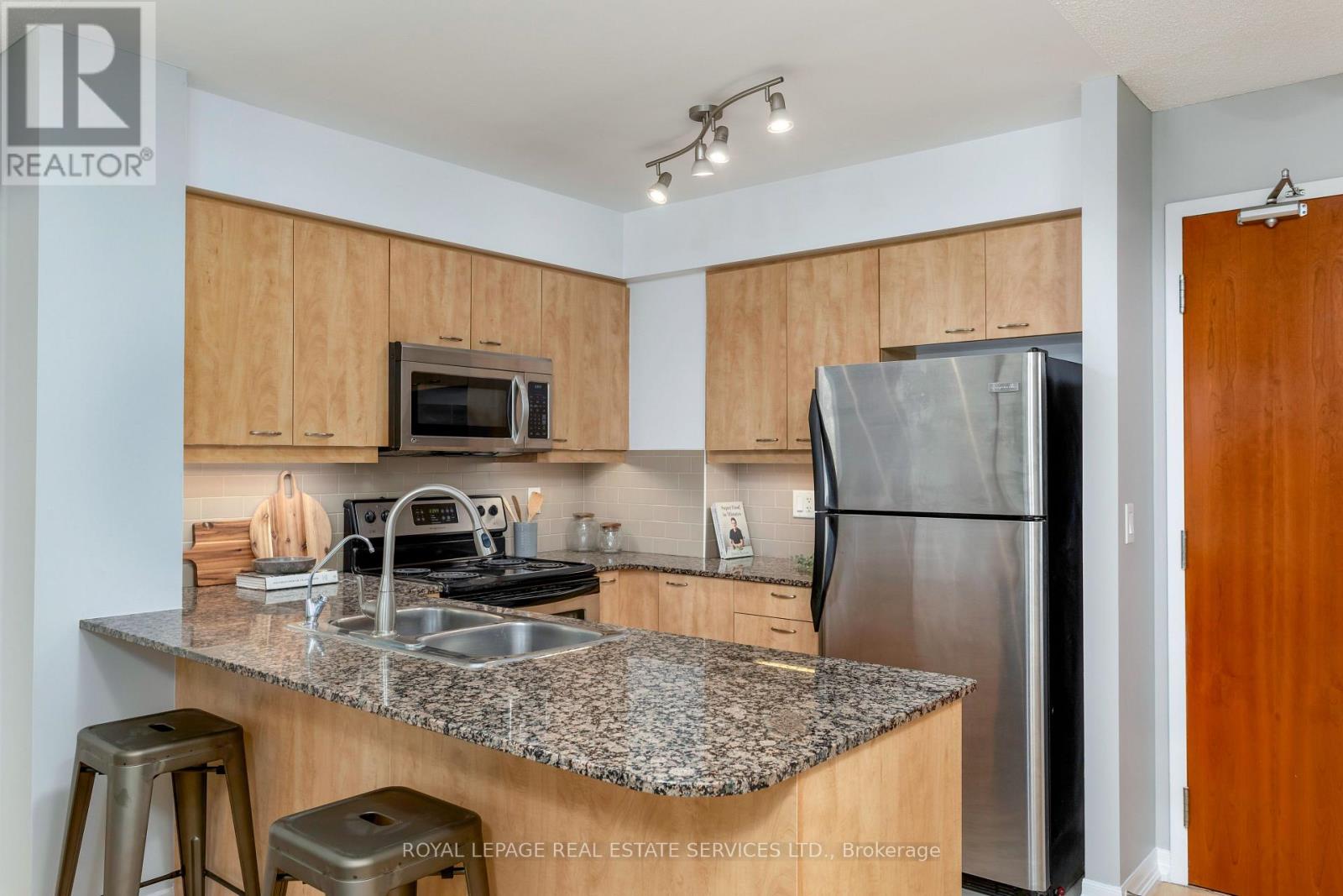 708 - 1403 Royal York Road, Toronto, Ontario  M9P 0A1 - Photo 9 - W12367549