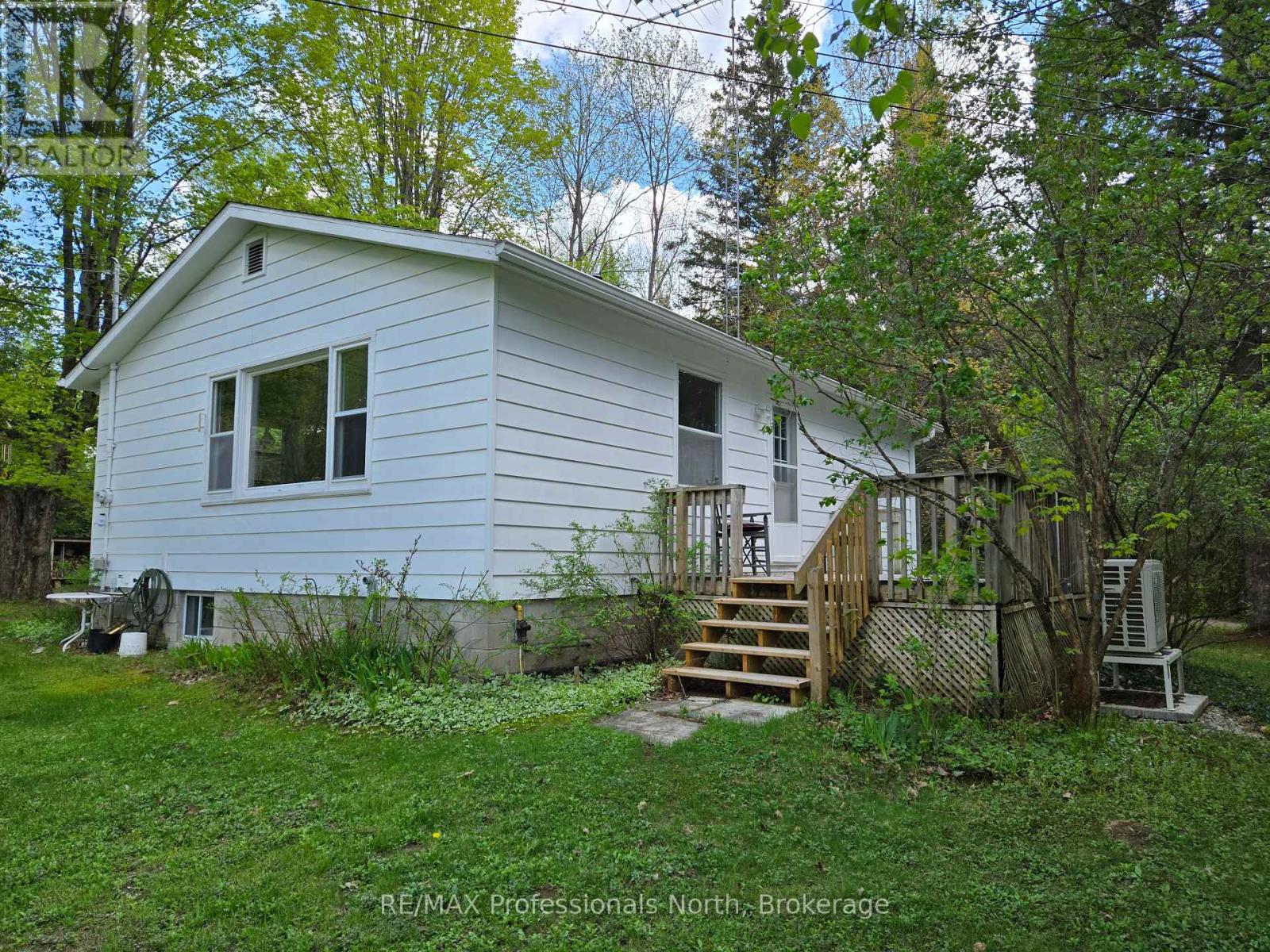 1010 STURGEON DRIVE, Minden Hills, Ontario