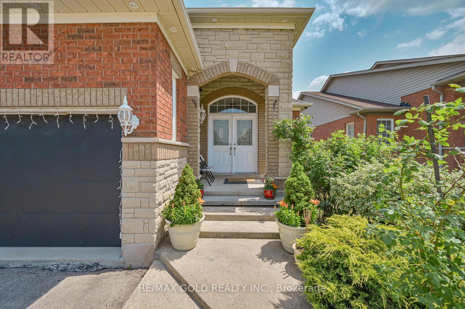 Property at 46 COBBLESTONE COURT image 1