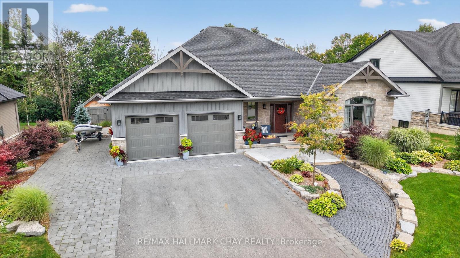 127 High Bluff Lane, Blue Mountains, Ontario  N0H 2P0 - Photo 3 - X12367519