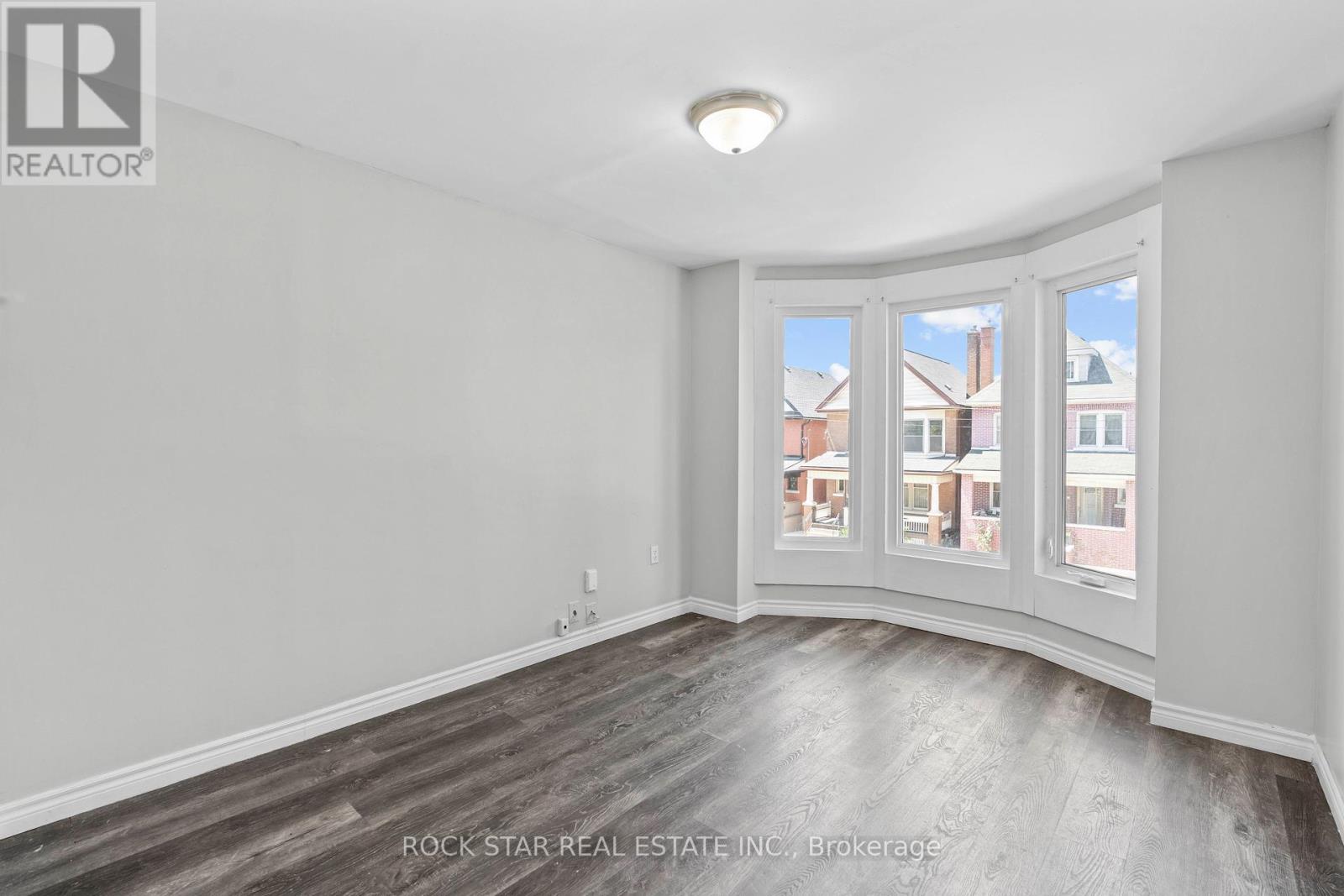 18 Barnesdale Avenue N, Hamilton, Ontario  L8L 6R6 - Photo 24 - X12367560