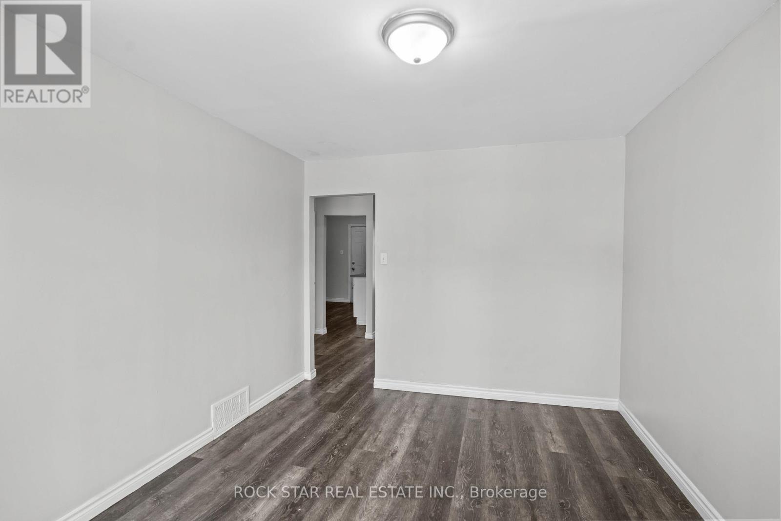 18 Barnesdale Avenue N, Hamilton, Ontario  L8L 6R6 - Photo 25 - X12367560