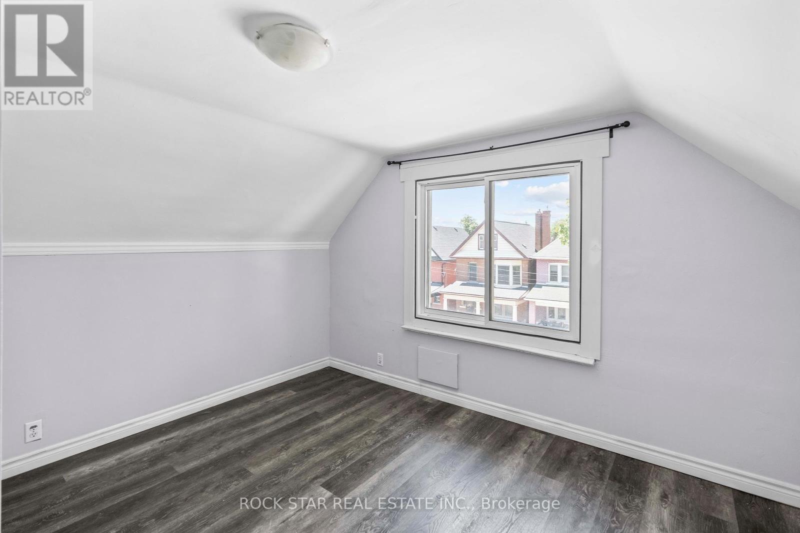 18 Barnesdale Avenue N, Hamilton, Ontario  L8L 6R6 - Photo 32 - X12367560