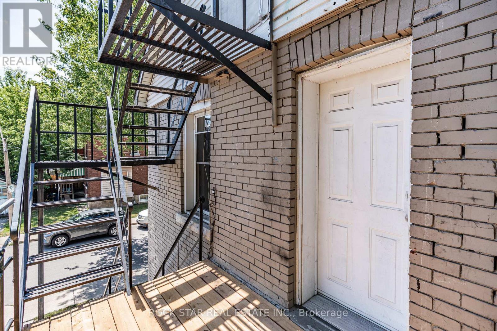 18 Barnesdale Avenue N, Hamilton, Ontario  L8L 6R6 - Photo 41 - X12367560