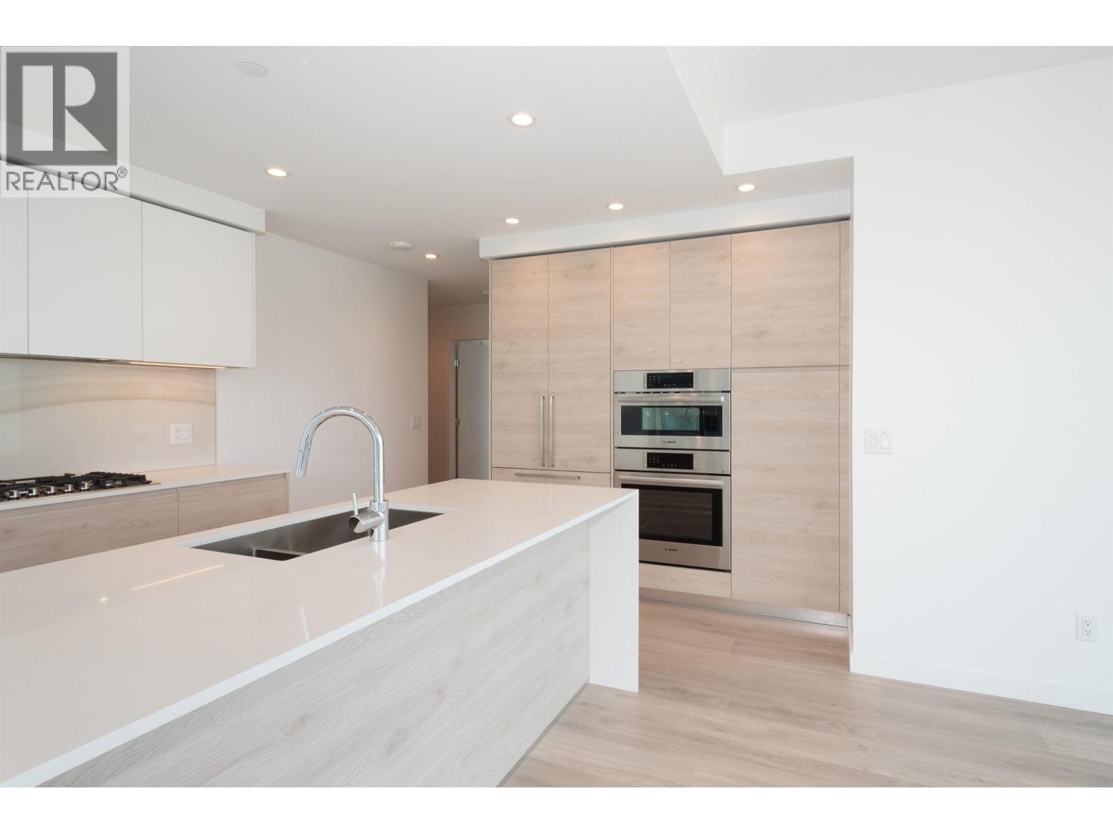 4004 680 Quayside Drive, New Westminster, British Columbia  V3M 0P2 - Photo 4 - R3038327