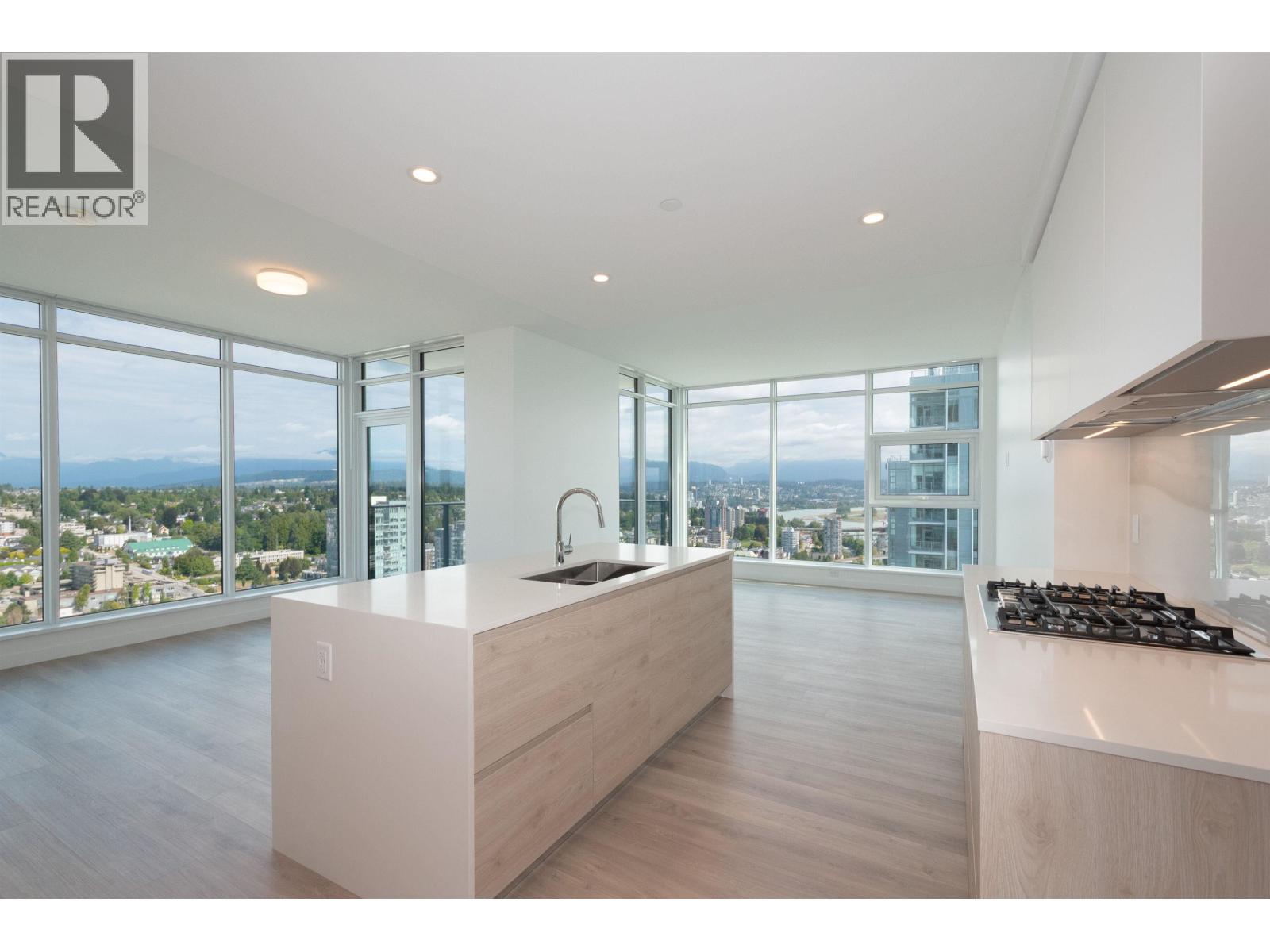 4004 680 Quayside Drive, New Westminster, British Columbia  V3M 0P2 - Photo 2 - R3038327