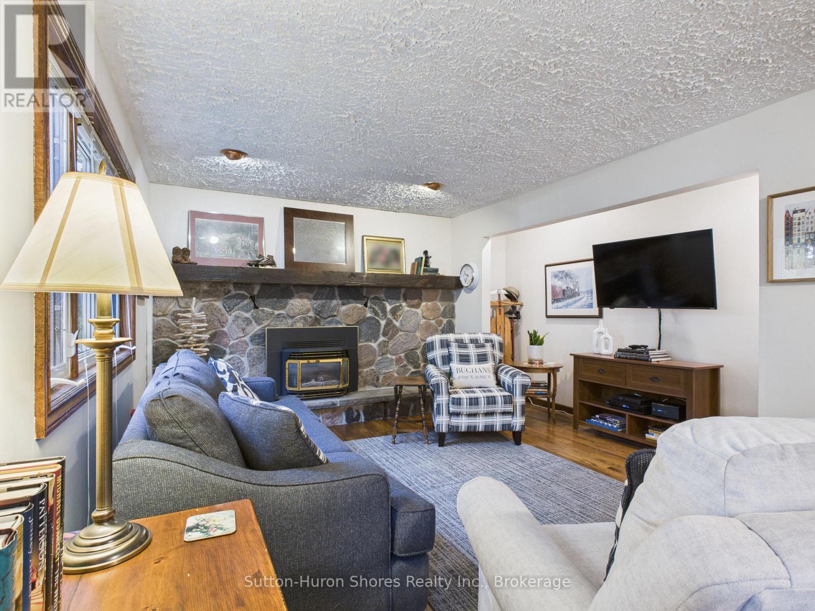 341 Wellington Street, Saugeen Shores, Ontario  N0H 2C4 - Photo 23 - X12367579