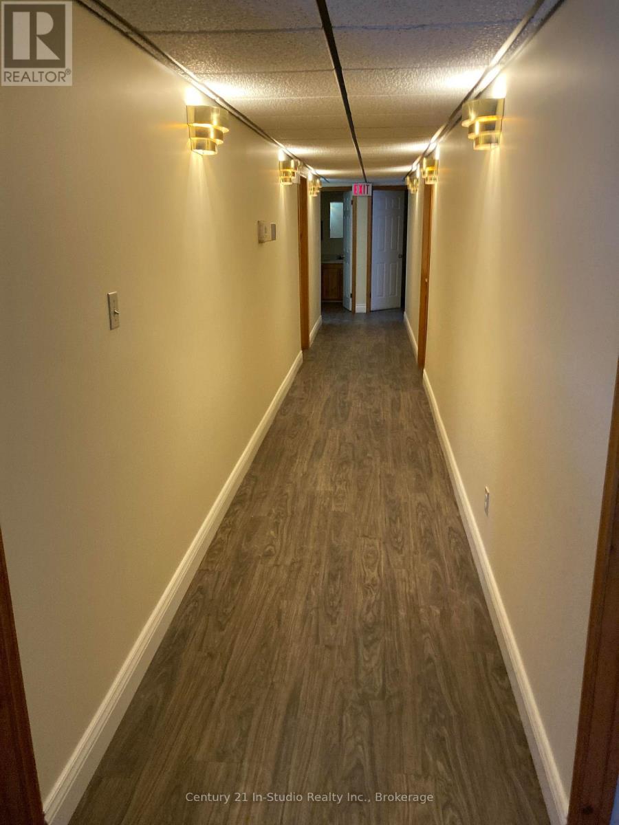 910c Queen Street, Kincardine, Ontario  N2Z 2Y2 - Photo 10 - X12367583