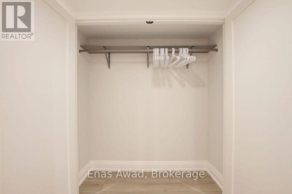 164 Maurice Drive, Oakville, Ontario  L6K 2W9 - Photo 30 - W12367584