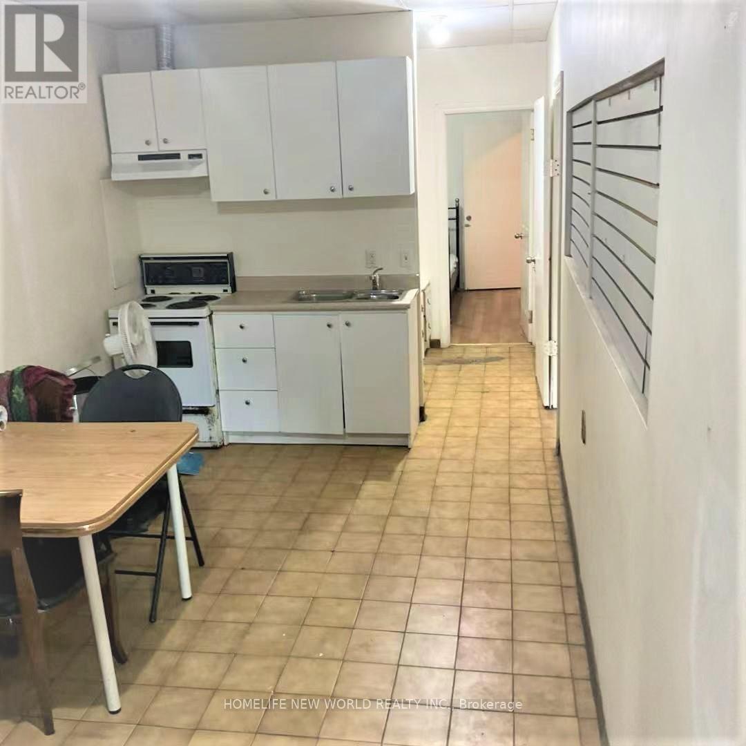 Lower Level Basement - 584 Dundas Street W, Toronto (Kensington-Chinatown), Ontario  M5T 1H5 - Photo 5 - C12367582