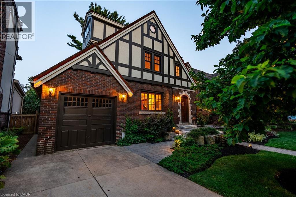 Property at 154 DALEWOOD Crescent image 3