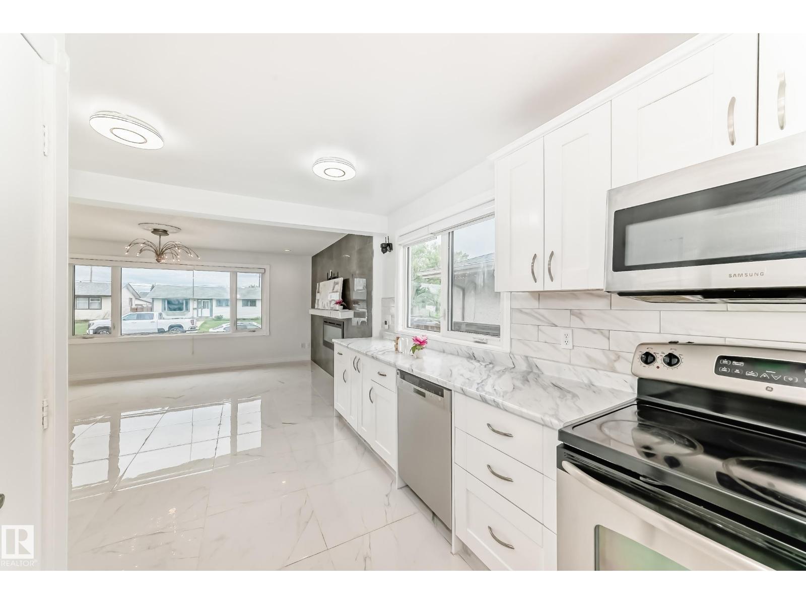 Property at 13516 112 ST NW image 3