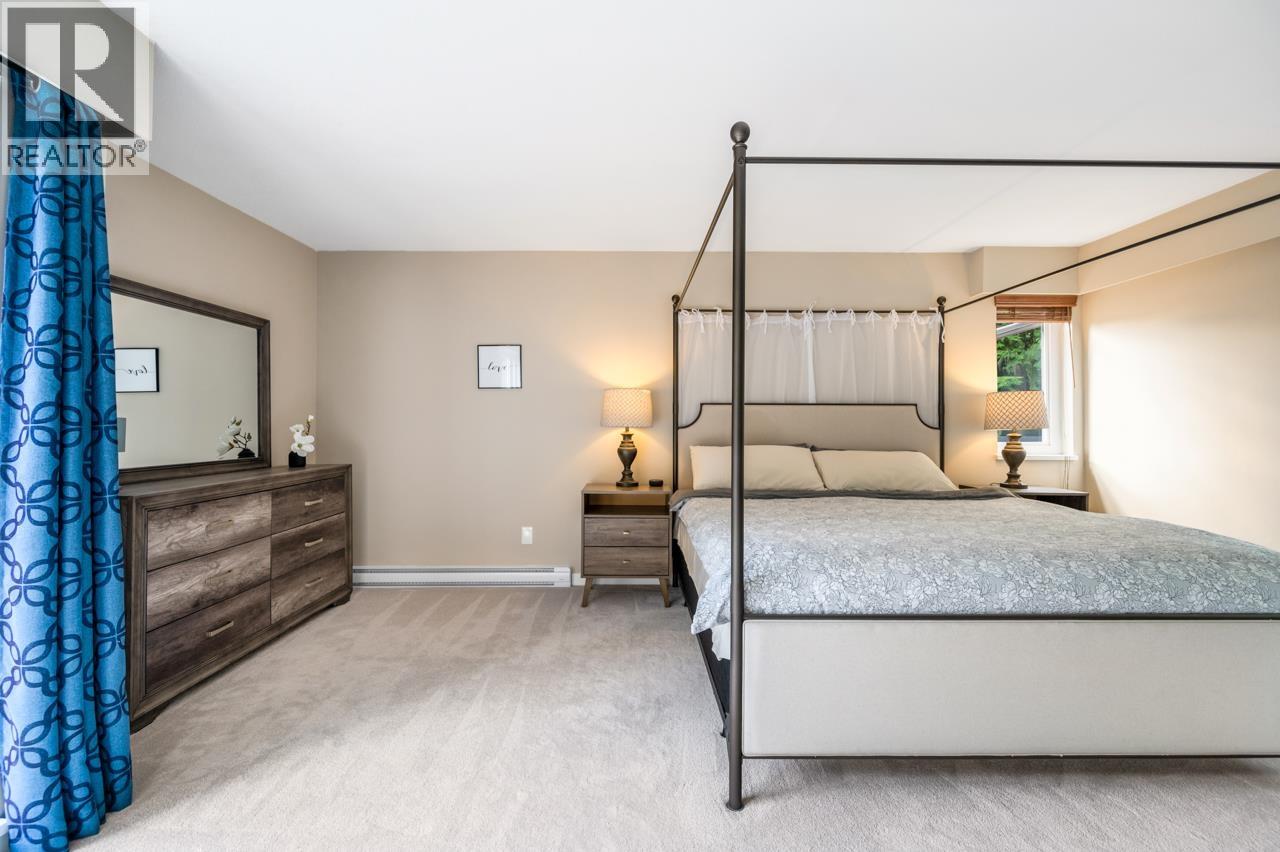 5655 White Pine Lane, North Vancouver, British Columbia  V7R 4S1 - Photo 12 - R3041075