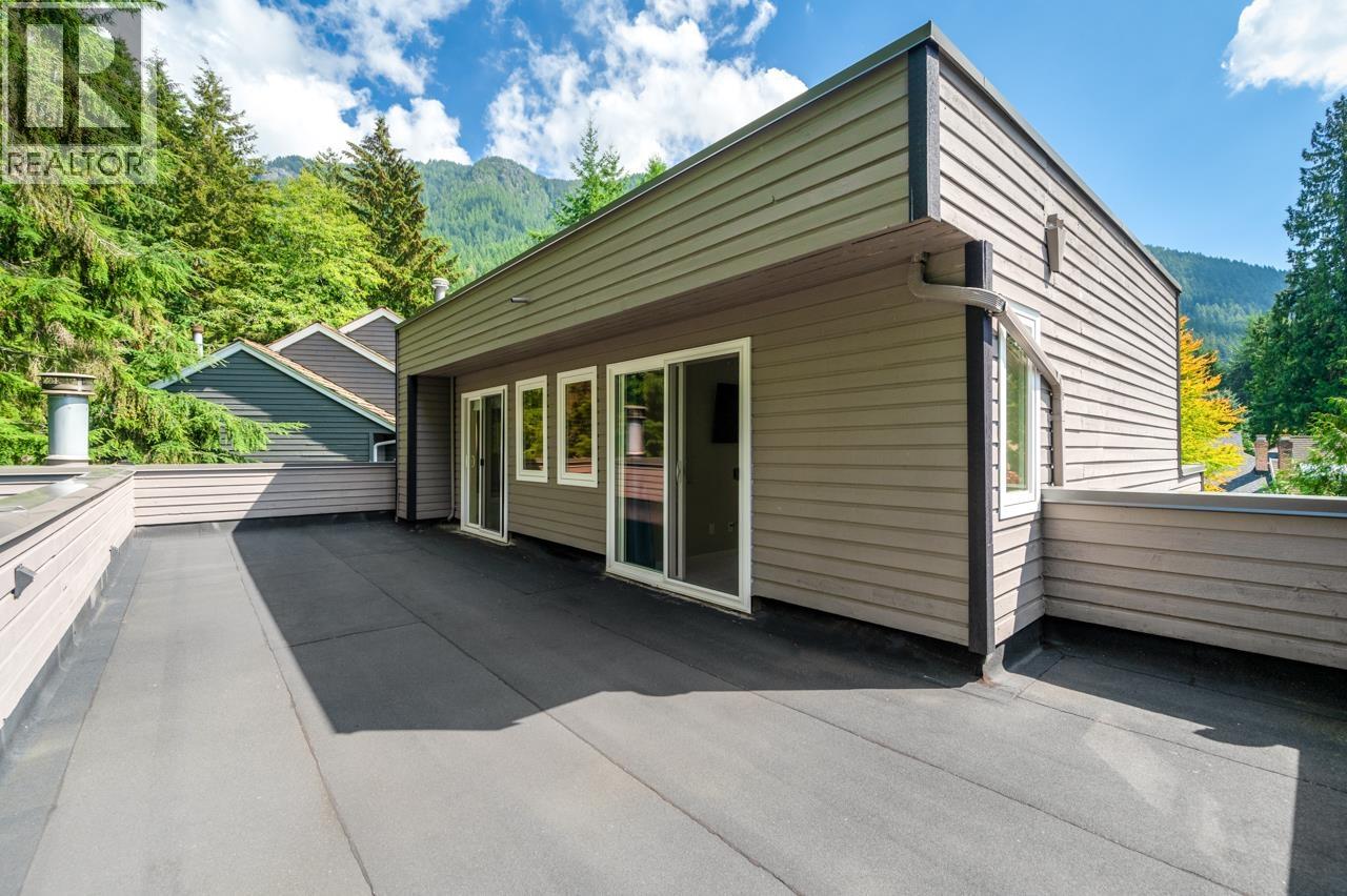 5655 White Pine Lane, North Vancouver, British Columbia  V7R 4S1 - Photo 16 - R3041075
