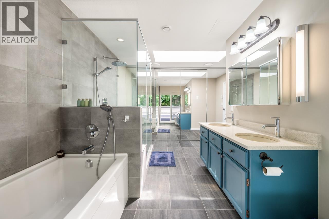 5655 White Pine Lane, North Vancouver, British Columbia  V7R 4S1 - Photo 15 - R3041075