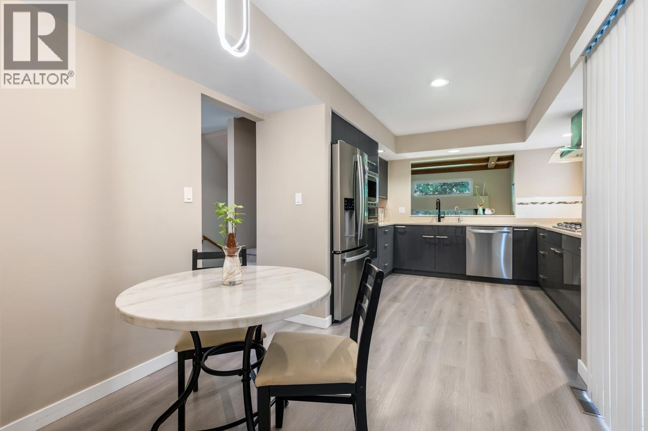 5655 White Pine Lane, North Vancouver, British Columbia  V7R 4S1 - Photo 9 - R3041075
