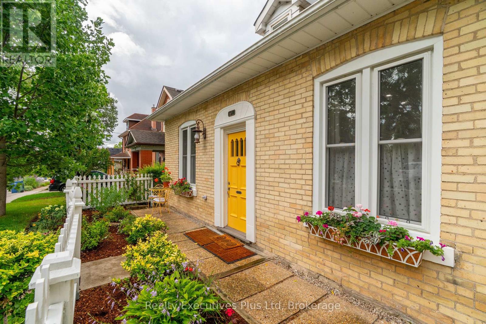 61 Hearn Avenue, Guelph, Ontario  N1H 5Y6 - Photo 6 - X12366063
