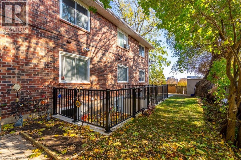 81 Hamilton Street N, Waterdown, Ontario  L0R 2H0 - Photo 4 - 40709212