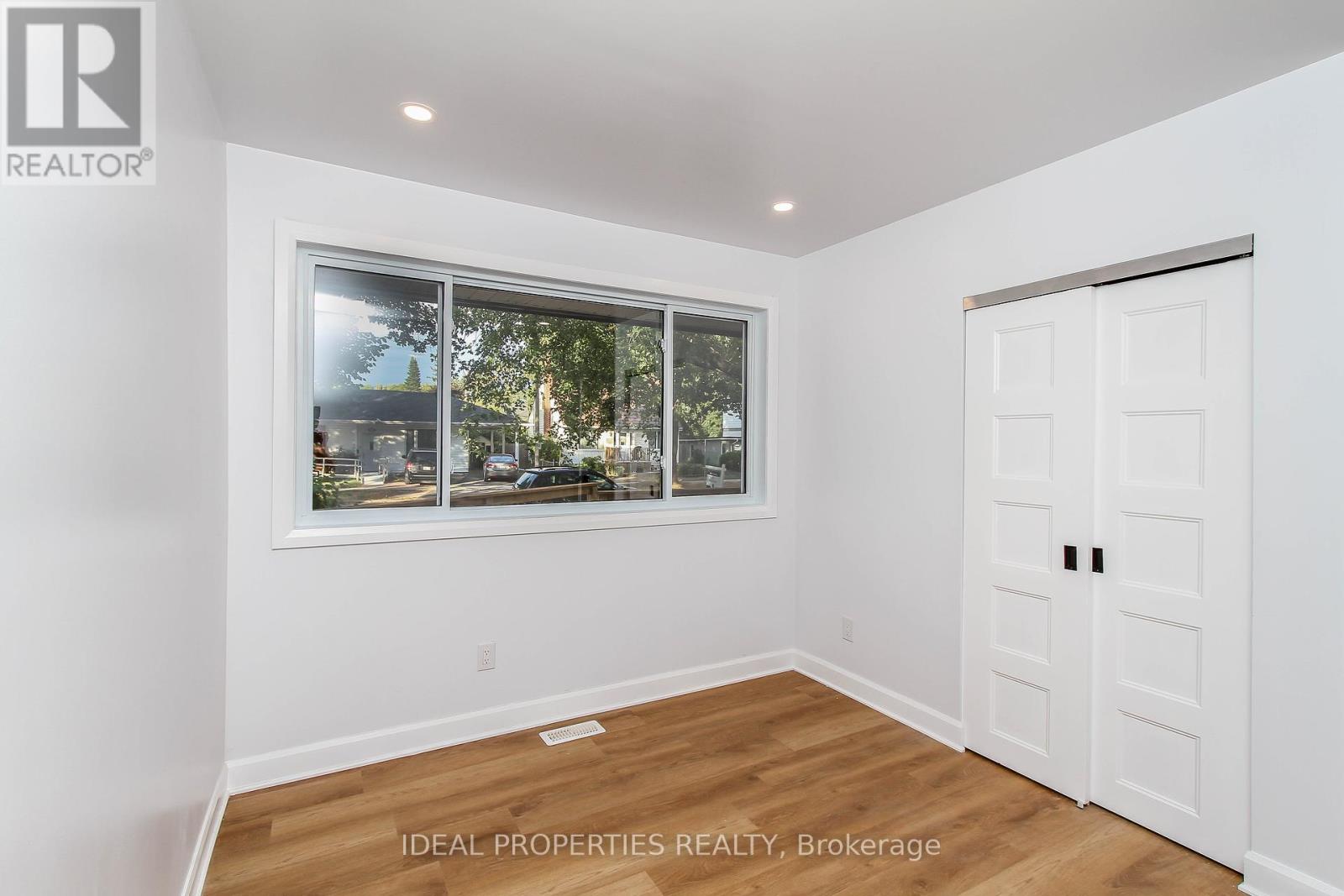 1796 Saunderson Drive, Ottawa, Ontario  K1G 2C2 - Photo 25 - X12363485