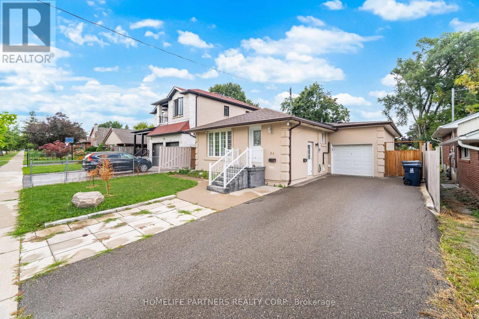 Property at 54 FORDWICH CRESCENT image 2