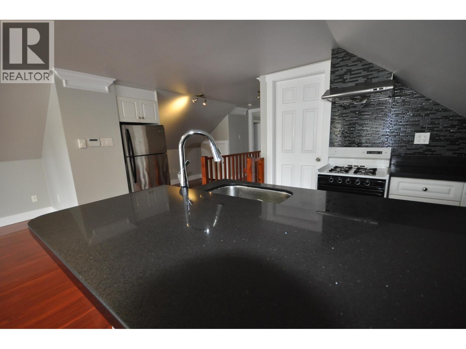 7505 Kingsway, Burnaby, British Columbia  V3N 3C1 - Photo 7 - R3039586