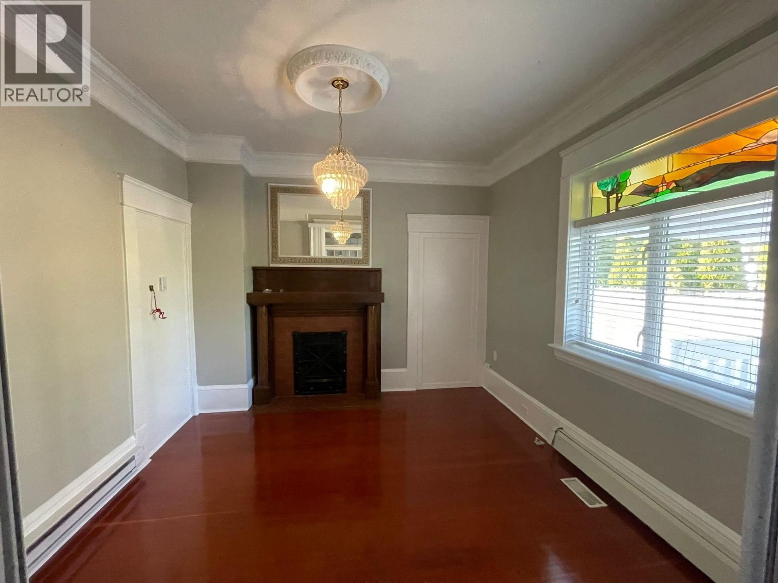 7505 Kingsway, Burnaby, British Columbia  V3N 3C1 - Photo 4 - R3039586