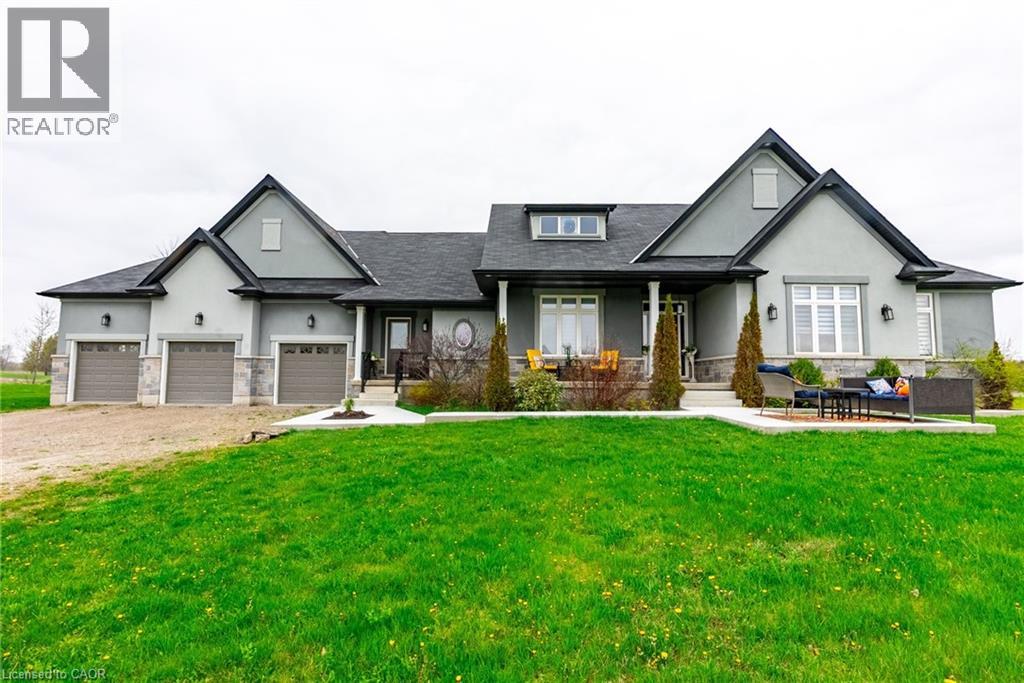 20 CHESSWOOD Trail, Hamilton, Ontario