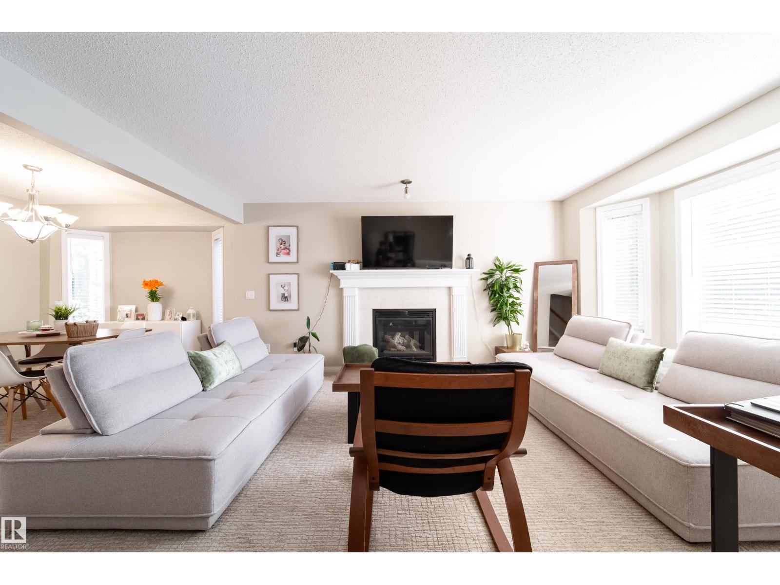 Property at 8118-8120 81 AV NW image 2