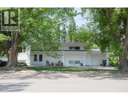 228 1 Street E, Duchess, Ca