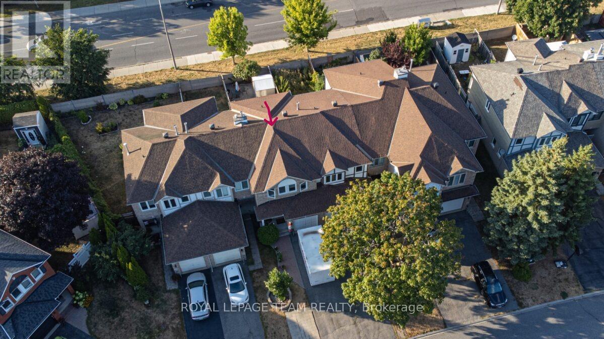 Property at 19 LOCHELAND CRESCENT image 2