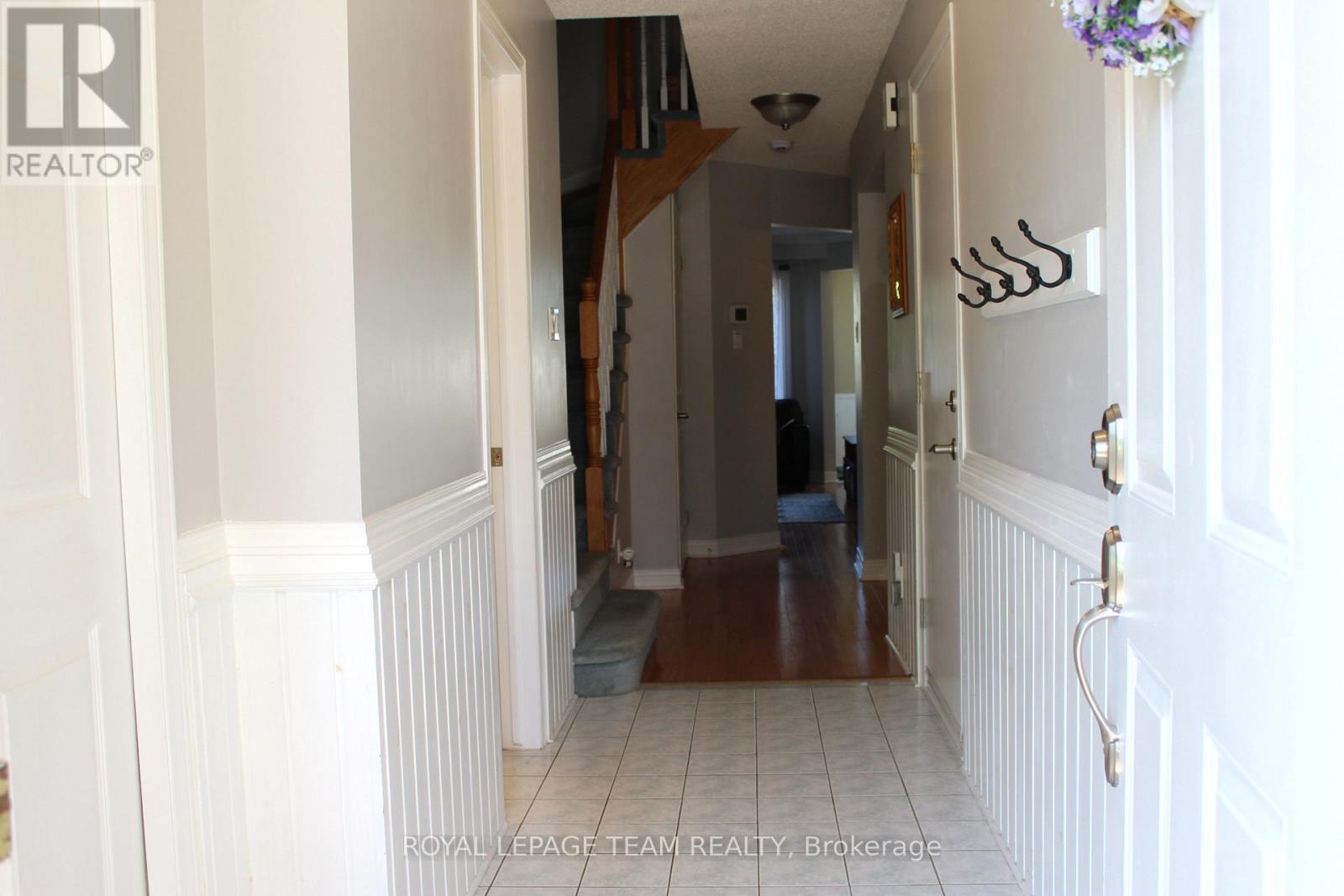 Property at 19 LOCHELAND CRESCENT image 4