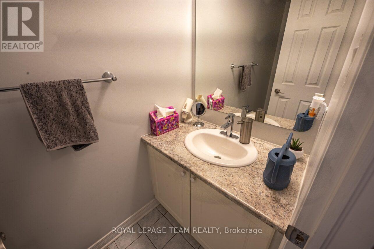 Property at 19 LOCHELAND CRESCENT image 5