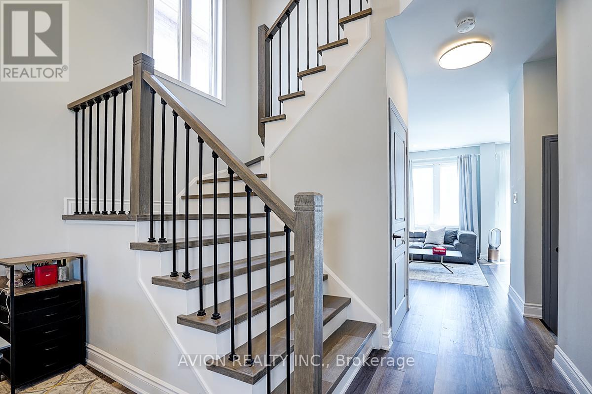 67 Oakford Drive, Markham, Ontario  L6C 2Y7 - Photo 12 - N12367677