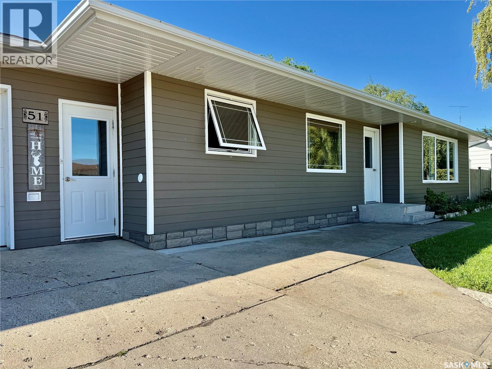 51 King Crescent, Humboldt, Saskatchewan  S0K 2A0 - Photo 3 - SK016297