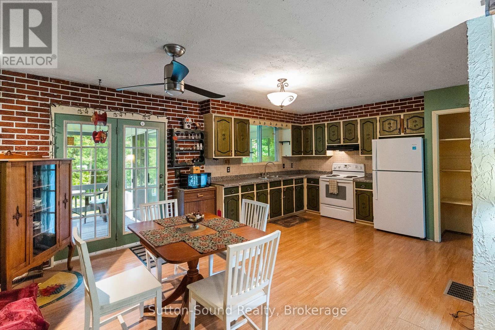 17 Front Street, South Bruce Peninsula, Ontario  N0H 1P0 - Photo 10 - X12241890