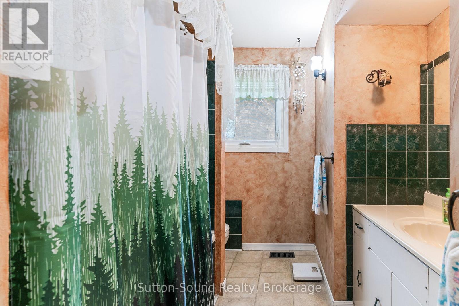 17 Front Street, South Bruce Peninsula, Ontario  N0H 1P0 - Photo 15 - X12241890