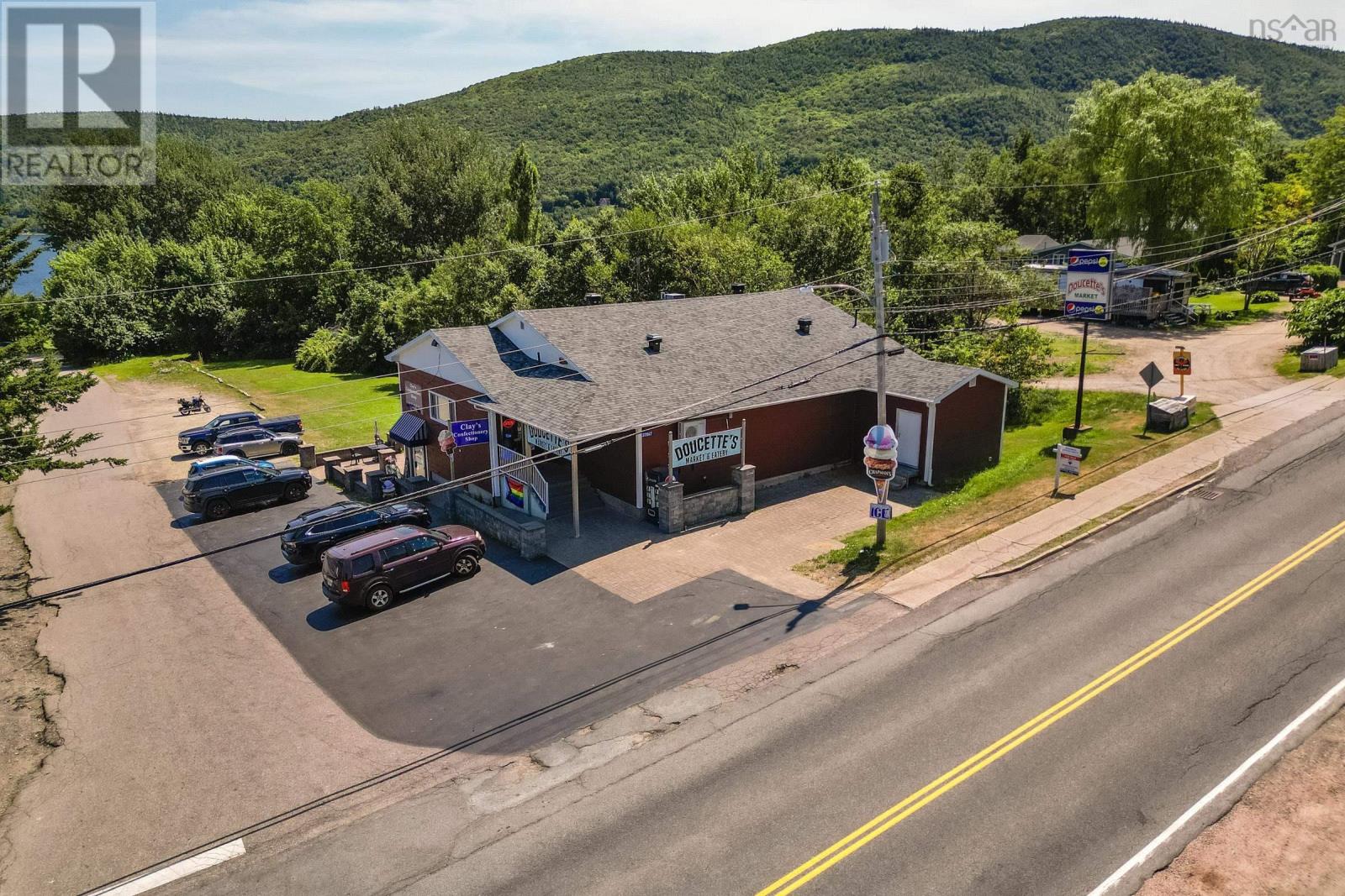 37867 Cabot Trail, Ingonish, Nova Scotia  B0C 1L0 - Photo 5 - 202519487