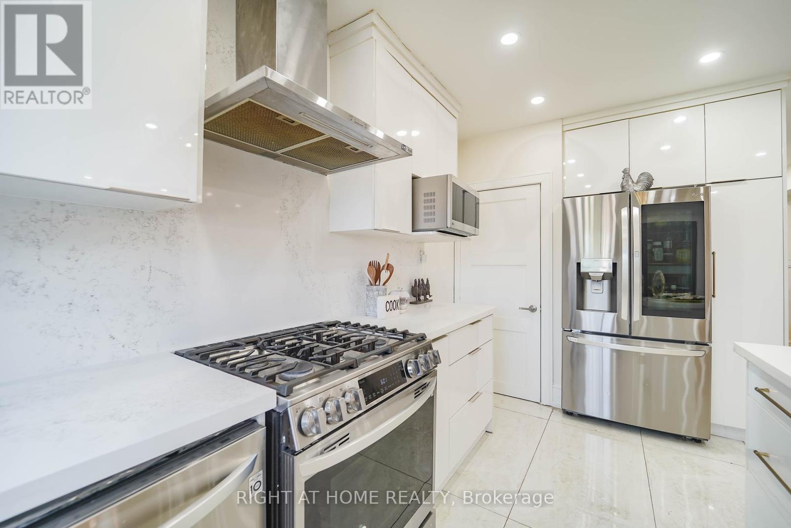 174 Aylesworth Avenue, Toronto, Ontario  M1N 2J6 - Photo 9 - E12271873