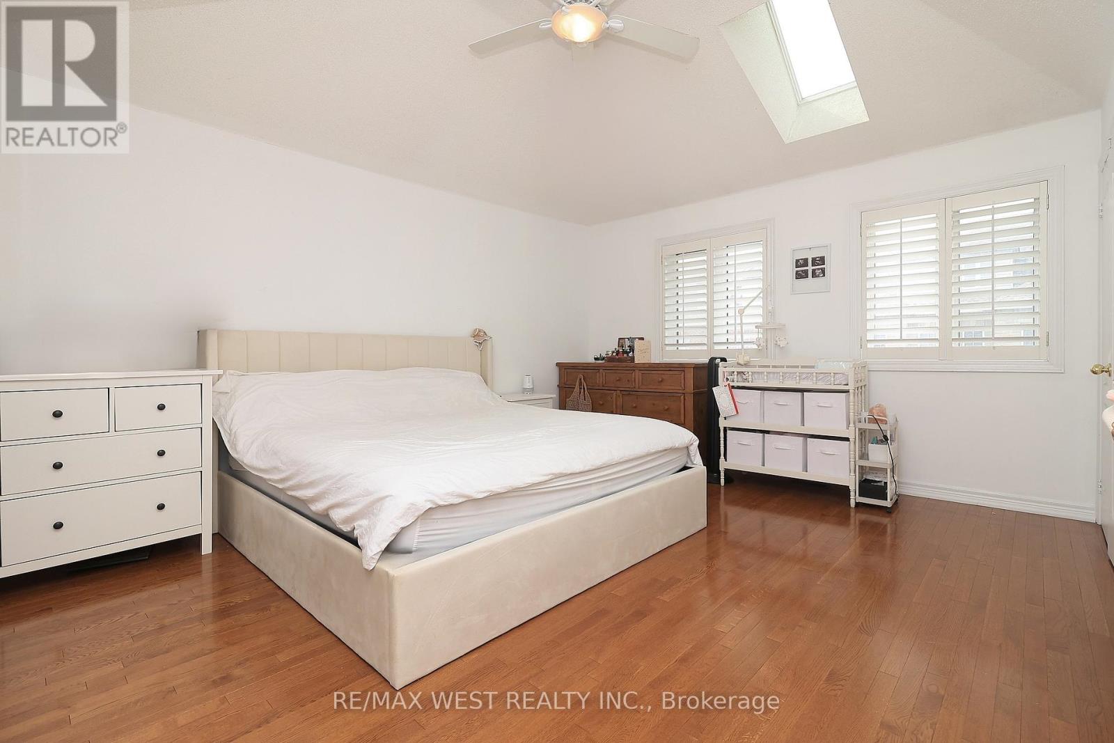 8 James Stock Path, Toronto, Ontario  M8Z 6C6 - Photo 13 - W12363898